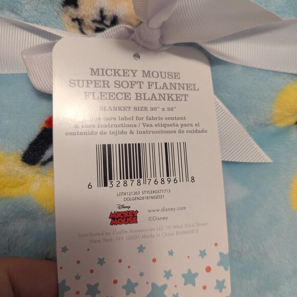 NEW Disney Mickey Mouse Super Soft Flannel Fleece Blanket, 30" x 36" - Picture 3 of 4